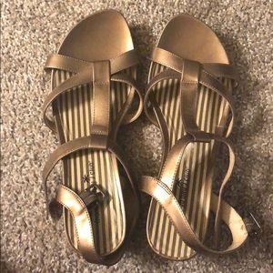 Women’s gold sandals
